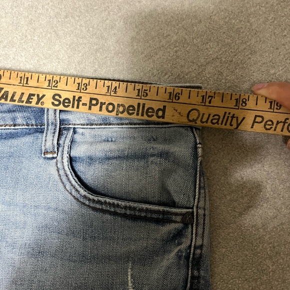 Kut From the Kloth Denim short - Picture 8 of 8